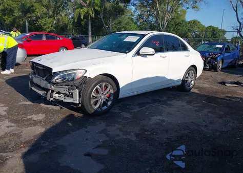 2015 Mercedes-Benz C 300 4Matic/Luxury 4Matic/Sport 4Matic из США, поврежденный, VIN 55SWF4KB4FU036068